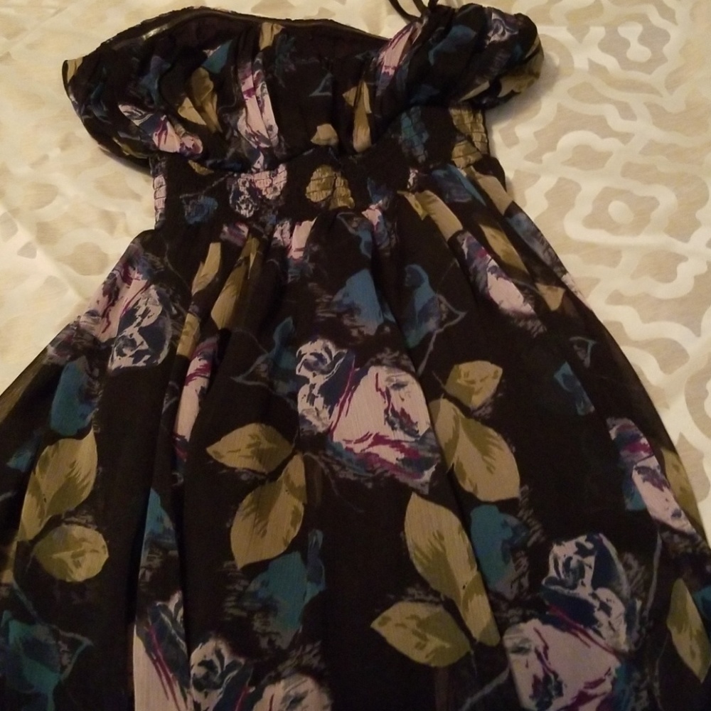 Dress - Picture 2 of 3